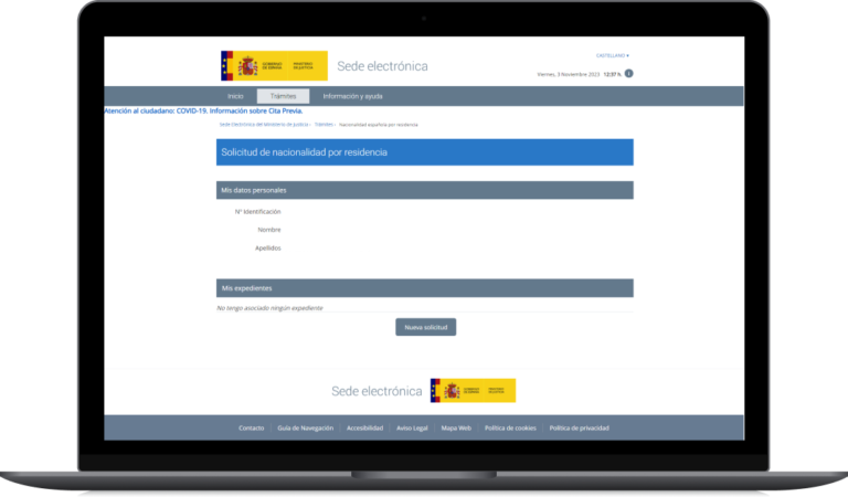Cómo Acceder a Carlos Paz IR para Trámites y Servicios en Línea 9 computadora con sitio web de tramites online