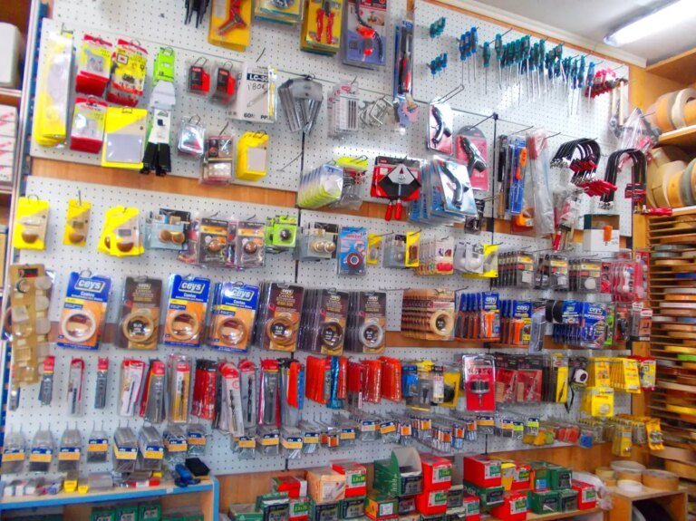 Dónde Encontrar la Mejor Ferretería en Pico Santa Rosa, La Pampa 7 ferreteria local con herramientas variadas interior