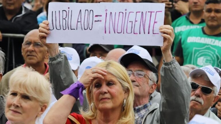 Cuándo y cómo sube la tarifa social para jubilados en Argentina