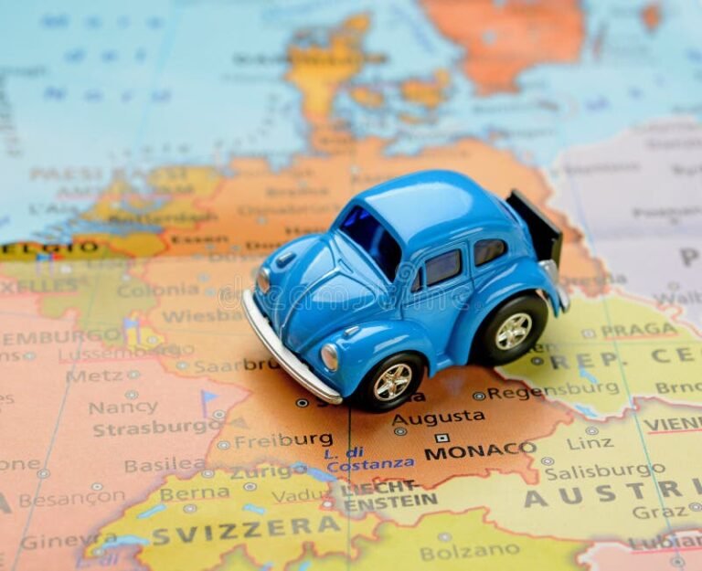 mapa con ubicaciones y automoviles coloridos