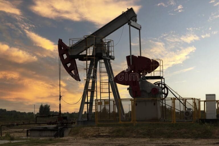 plataforma petrolera argentina al atardecer