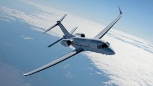 transporte en jet privado volando cielo claro